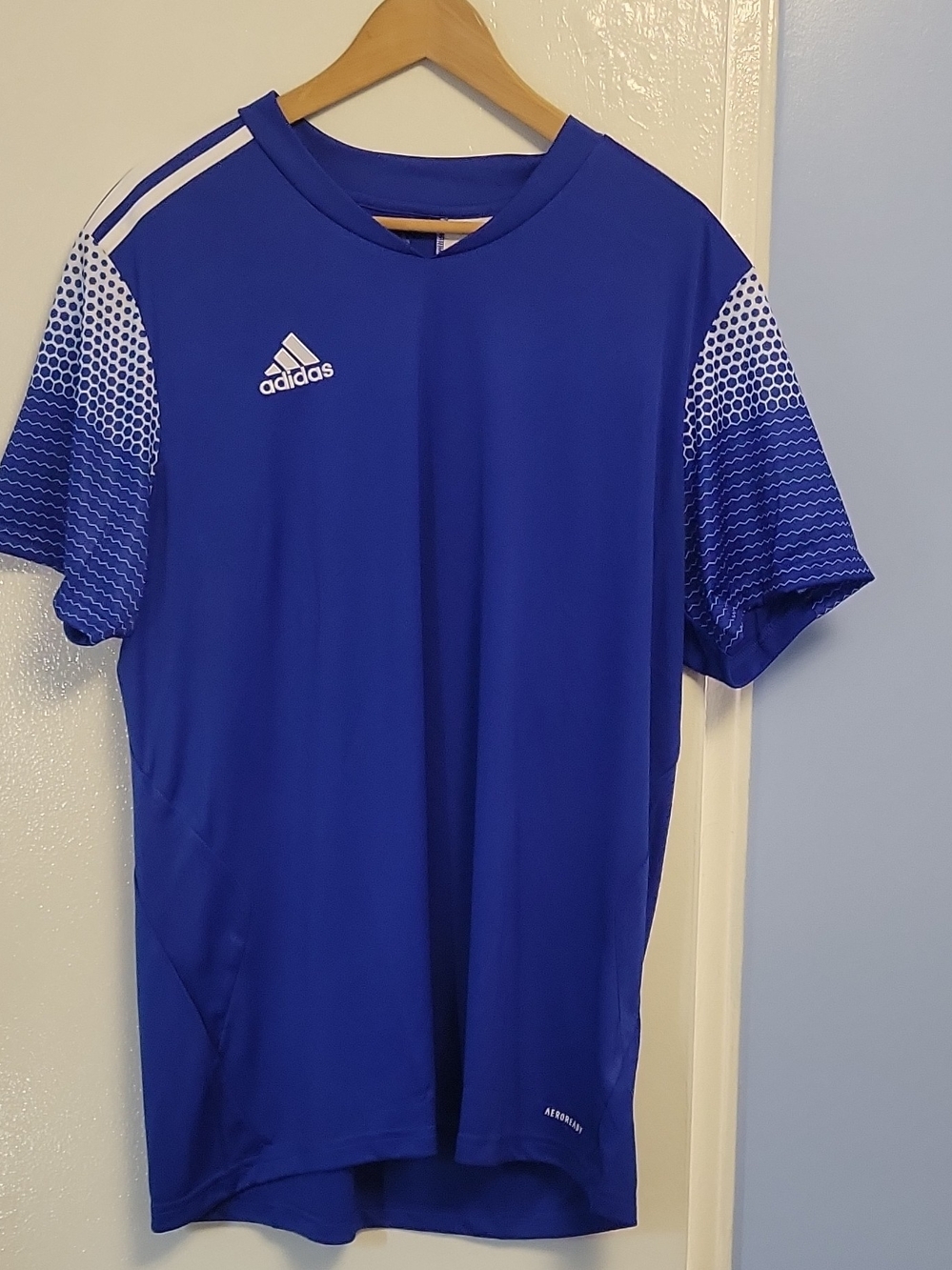 adidas Blue Men’s Short-Sleeve Training Jersey with Patterned Sleeves